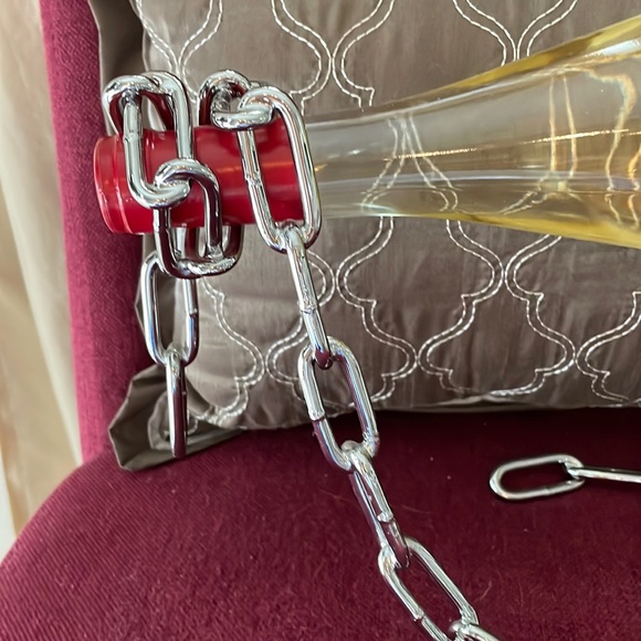 Wine bottle holder. Chain link design. - Picture 2 of 3